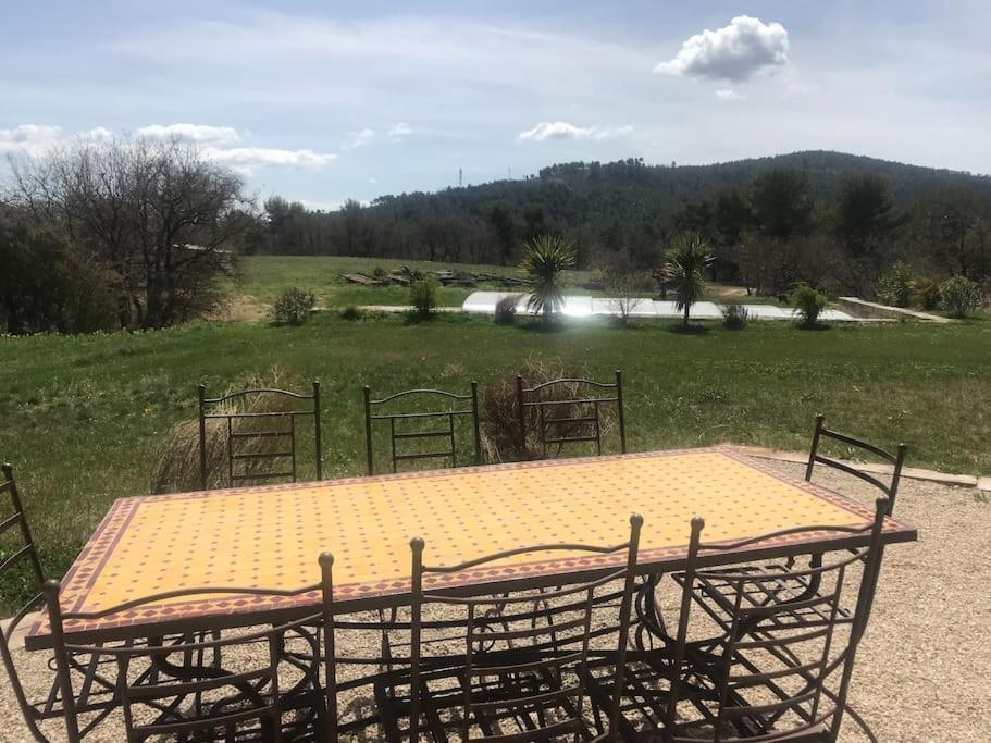 Villa Avec Piscine, Au Calme Et En Pleine Nature! Pierrevert Exterior foto